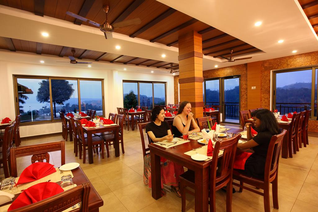 Sharoy Resort Wayanad Restaurant