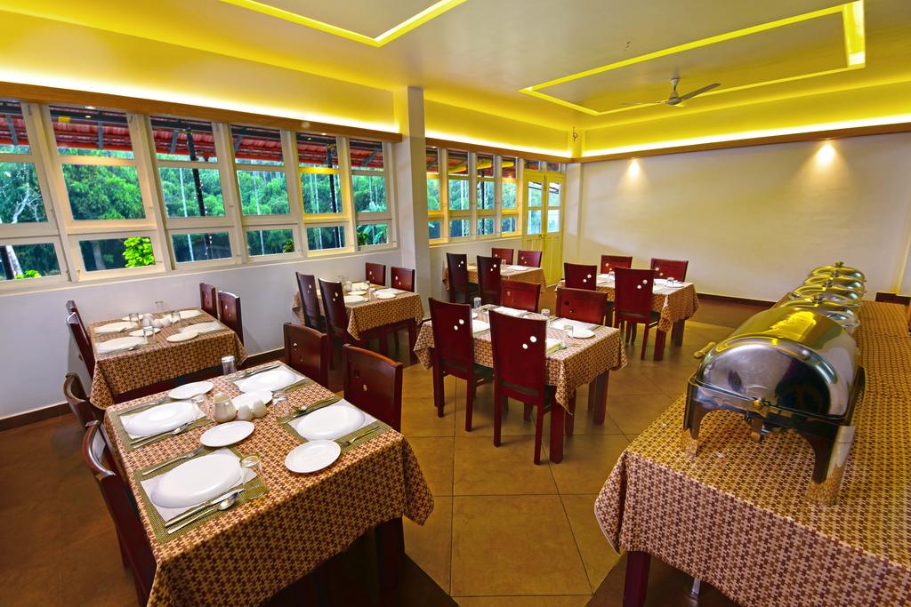Vythiri Holiday Resort Wayanad Restaurant