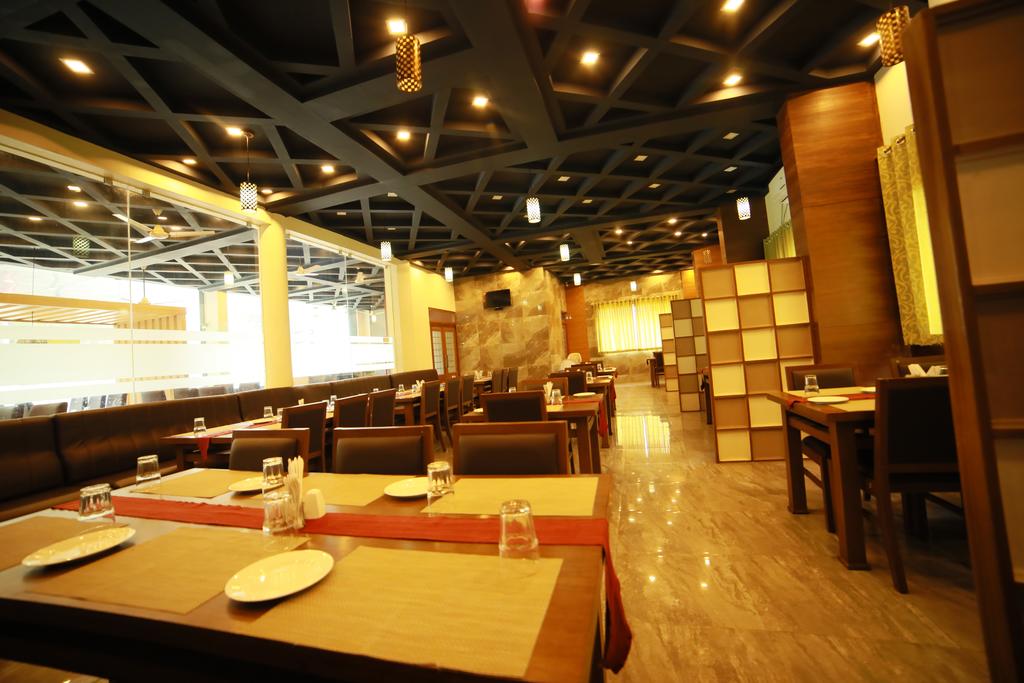 Soorya Castle Hotel Wayanad Restaurant